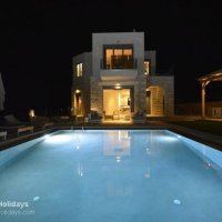 06 Boutique House and pool at night.