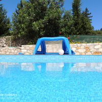 04 Giorgos pool with inflatable goal