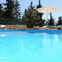 06 Giorgos pool with mountain view