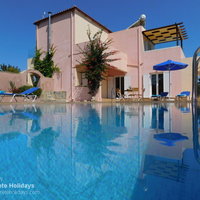 02 Villa Rosaria large pool.