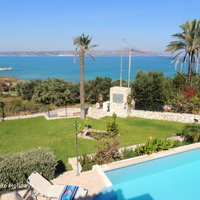 01 Nina heated pool and sea view