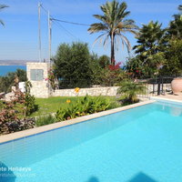 07 Nina heated pool and sea view